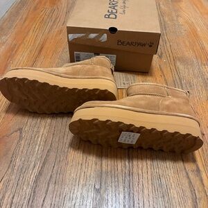 Bearpaw Retro Shorty Iced Coffee Solid Platform boots NWB size 7